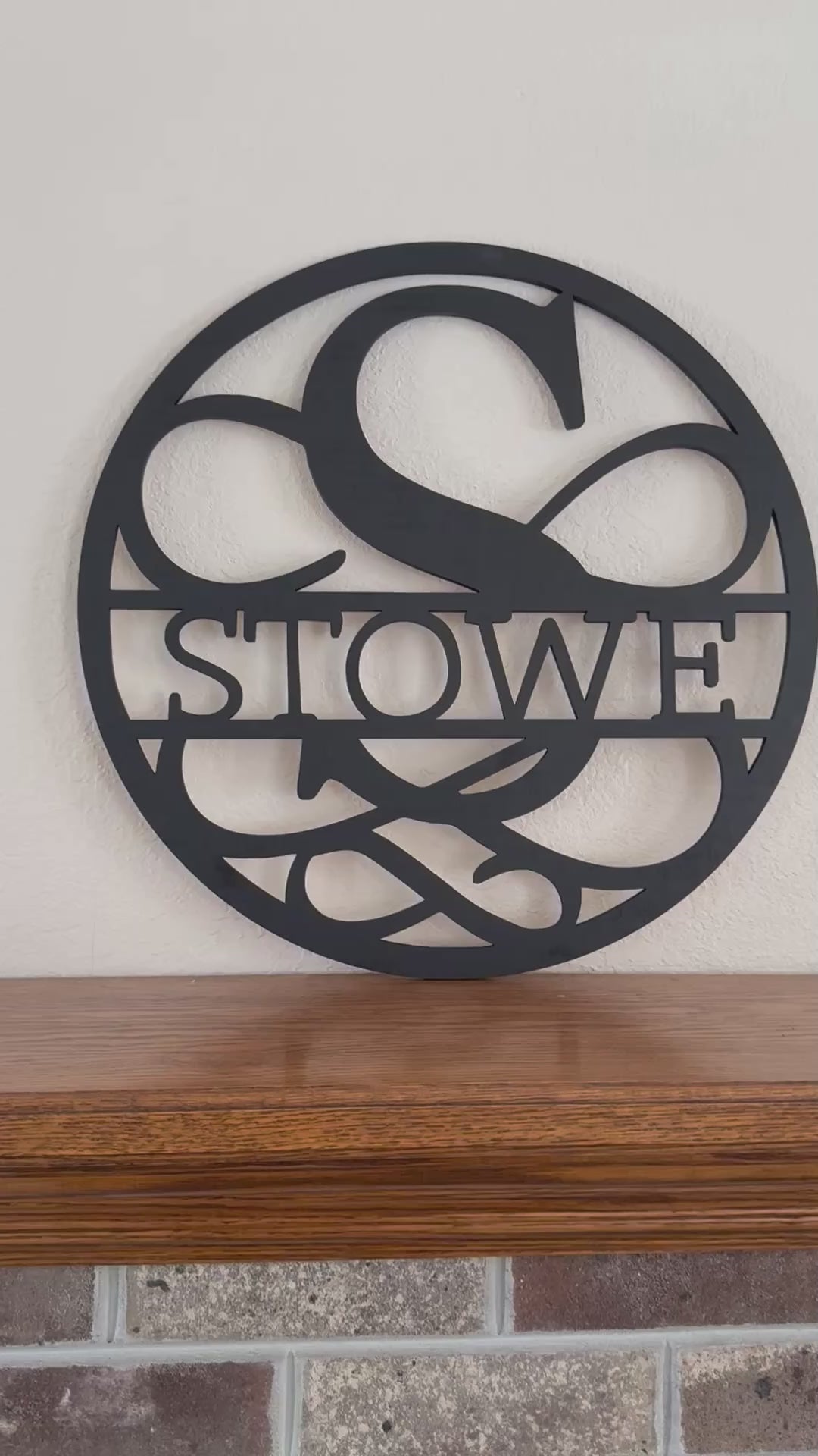 Personalized Round Family Name Sign | Custom Last Name Wall Decor | 18" Wooden Monogram Sign